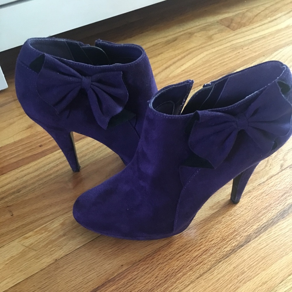 Impo purple suede booties